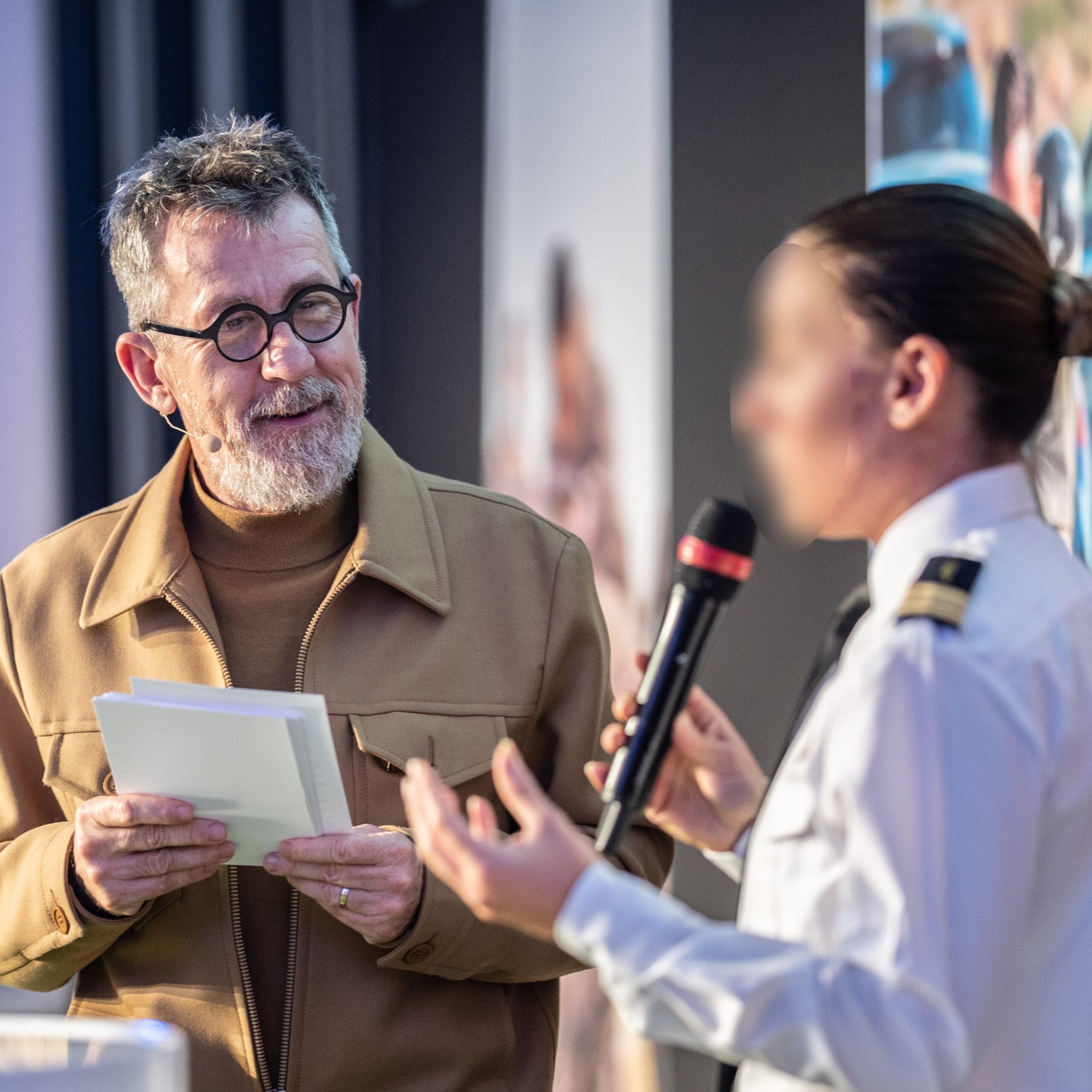 talents Webedia animant une plénière pour le salon de l'Armée de l'Air