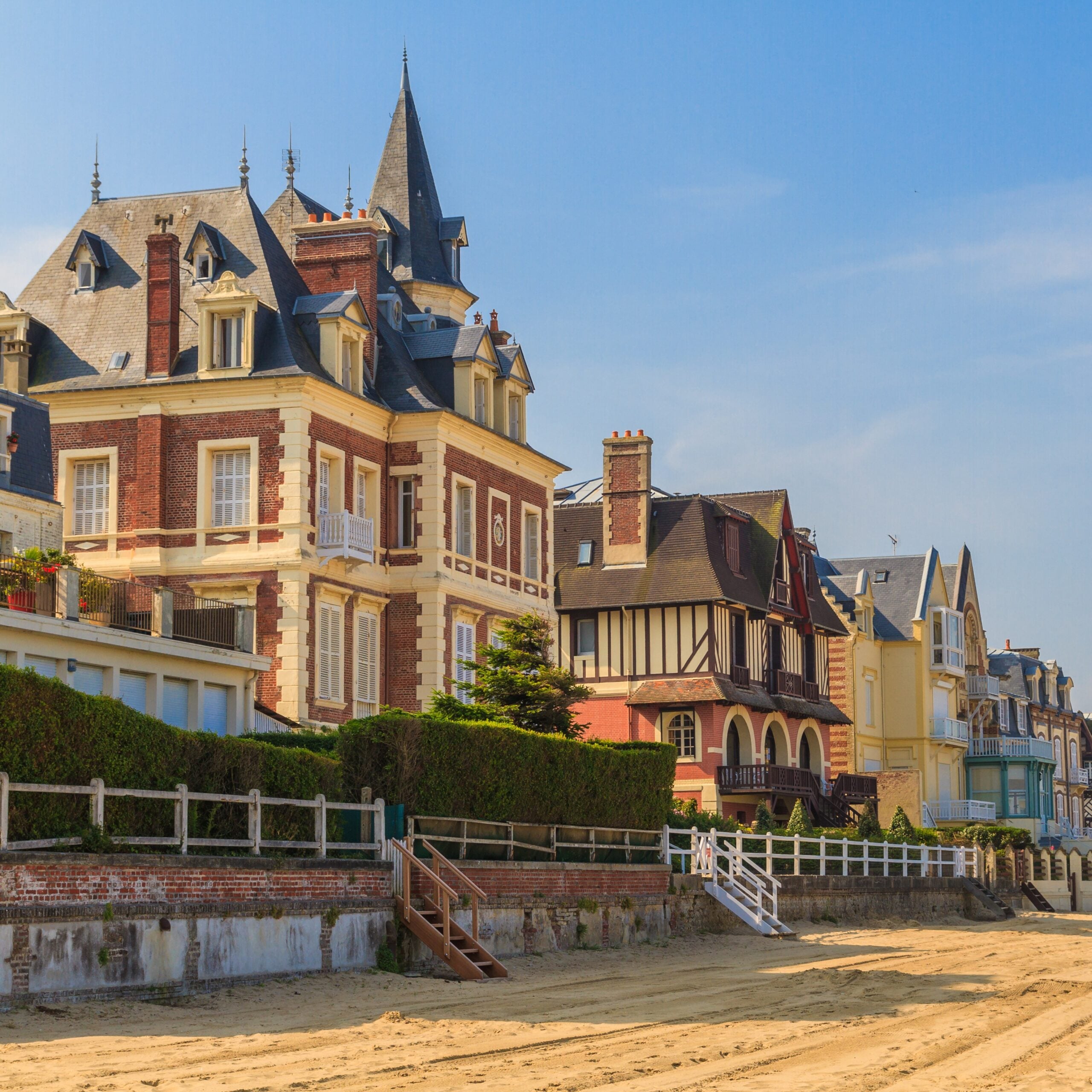 Séminaire à Deauville devant la plage