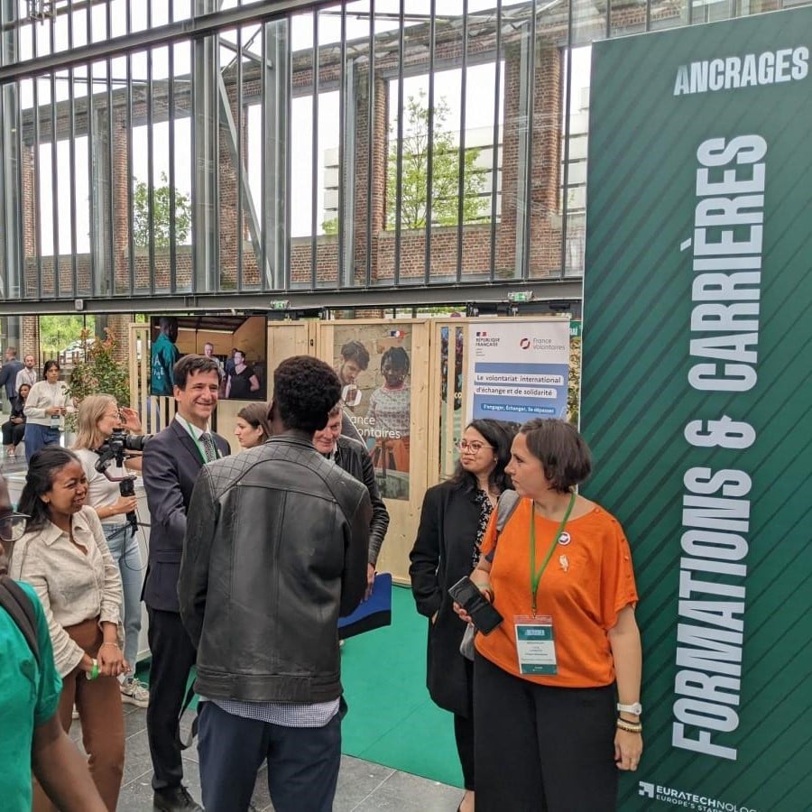 création de stands pour un forum d'entreprise